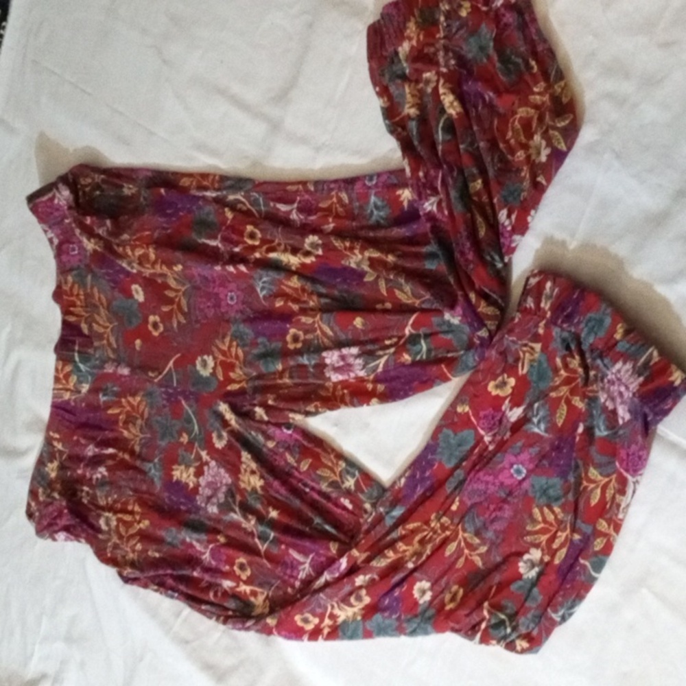 Floreat by Anthropologie rayon blend fruit and floral joggers